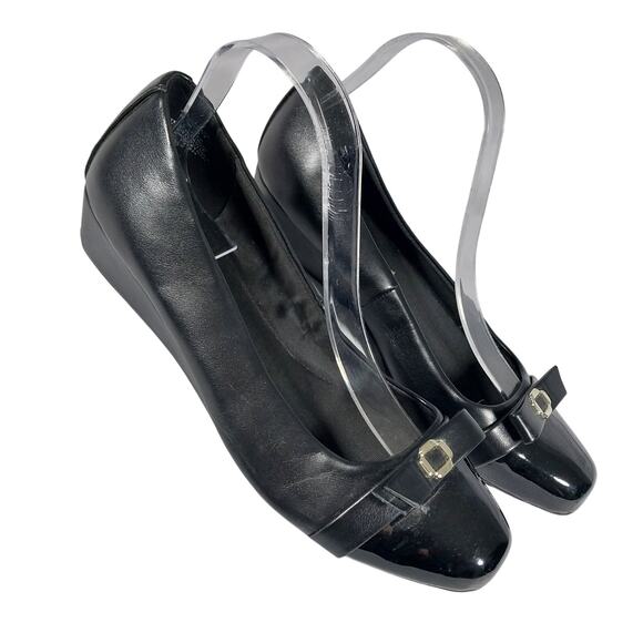 NWOT-1 SHOW! ANNE KLEIN! BLACK VEGAN LEATHER & PATENT LEATHER BOW HEELS! SZ 8.5M - Picture 2 of 10
